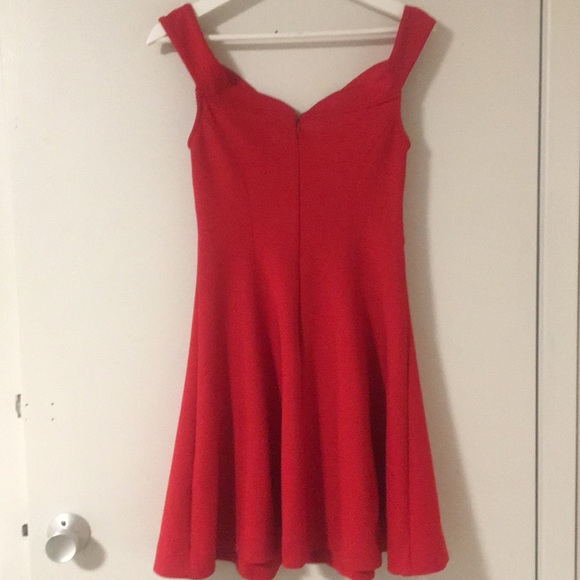 Beautiful M size GUESS dress - Picture 3 of 4